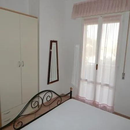 M017 - Marcelli, Trilocale Con Terrazzo A 150 Metri Dal Mare Marcelli